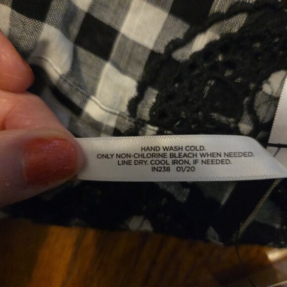 Talbots Gingham Checked Scarf Eyelet Embroidery Rectangle Black White Check NEW - Picture 5 of 5